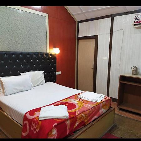 Gold India Beach Resort Govind Nagar Esterno foto