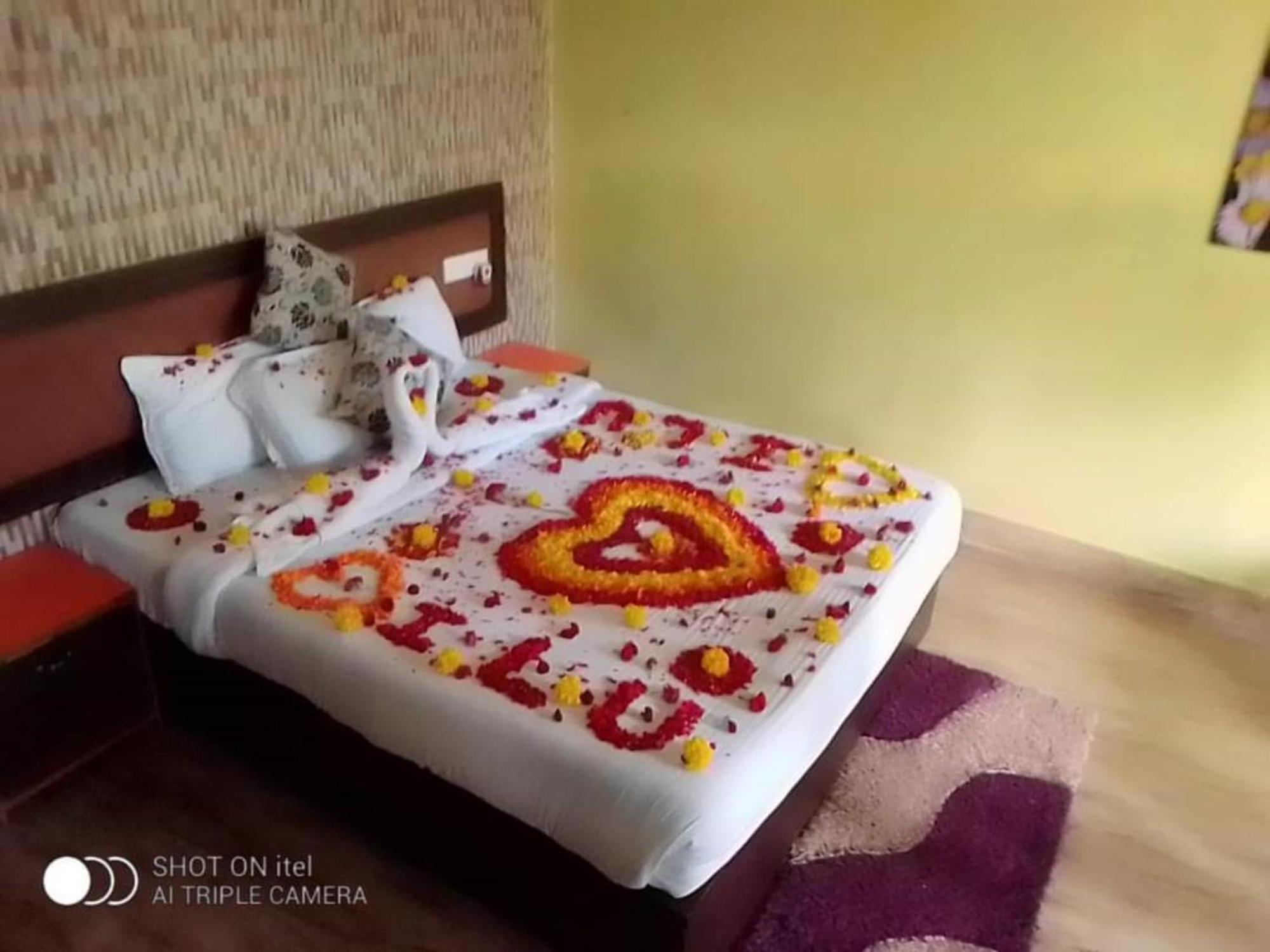 Gold India Beach Resort Govind Nagar Esterno foto