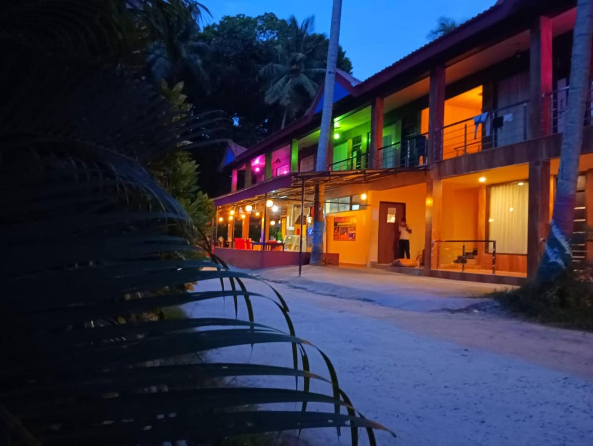 Gold India Beach Resort Govind Nagar Esterno foto